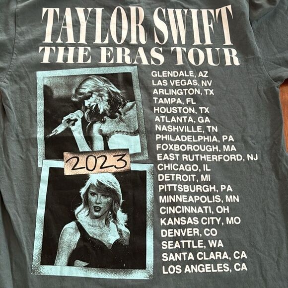 Taylor Swift The Eras Tour Official Merch T-Shirt Size Medium - Picture 5 of 7